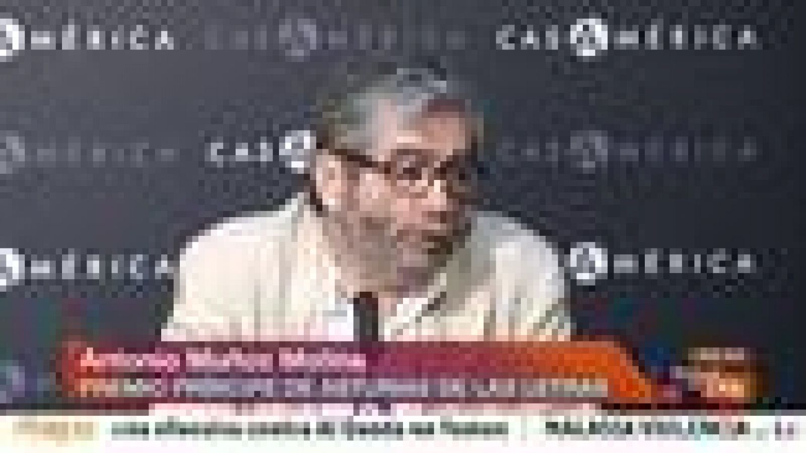 La tarde en 24h: Muñoz Molina: "No creo que la carrera de un escritor se pueda medir por los premios que reciba" | RTVE Play