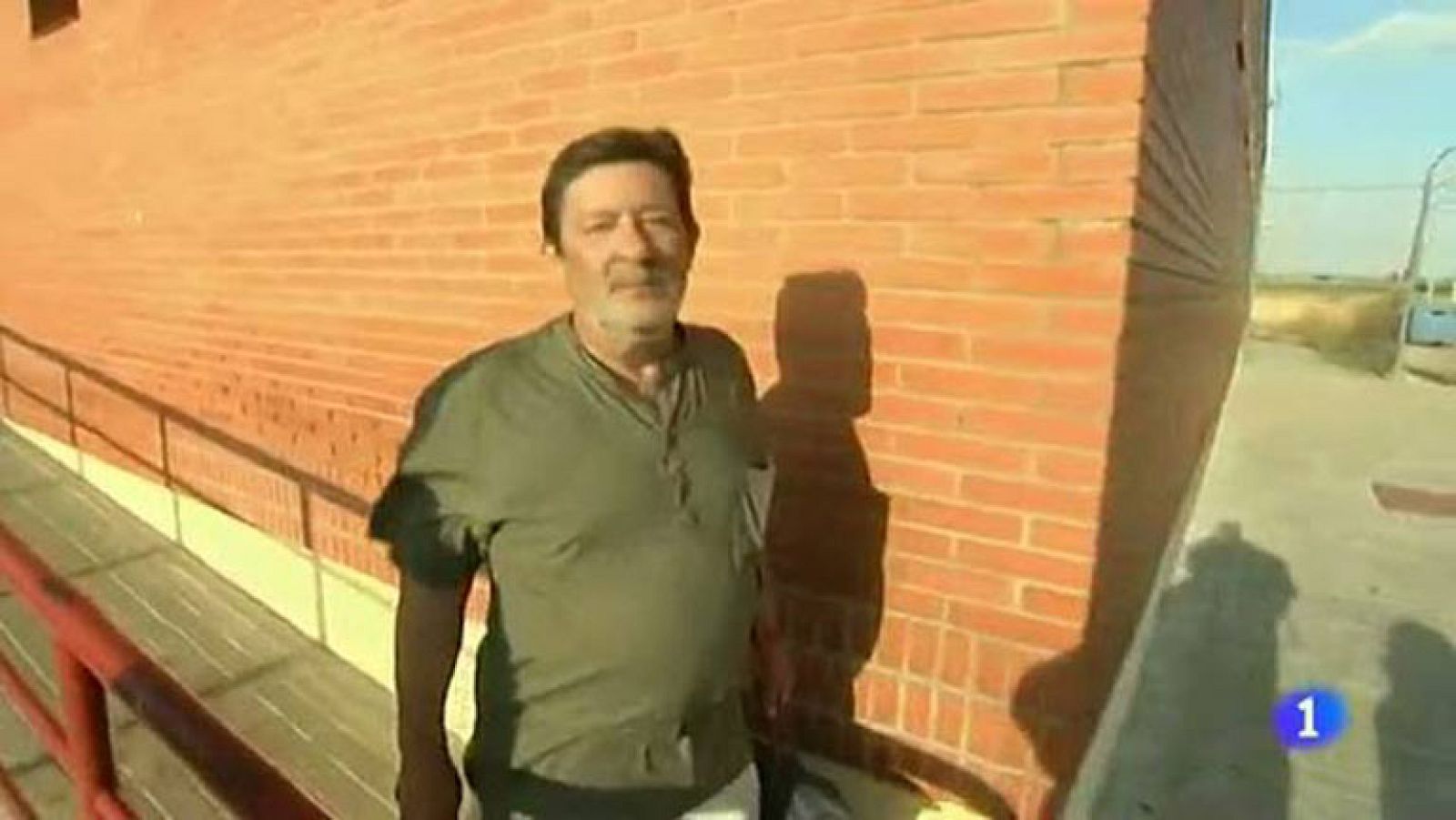 La juez Mercedes Alaya ha dejado en libertad sin fianza a uno de los presuntos cabecillas del caso ERE, el exdirector de Trabajo de la Junta de Andalucía Francisco Javier Guerrero, que llevaba en prisión desde el pasado mes de marzo, según han confirmado fuentes judiciales a RTVE.es.