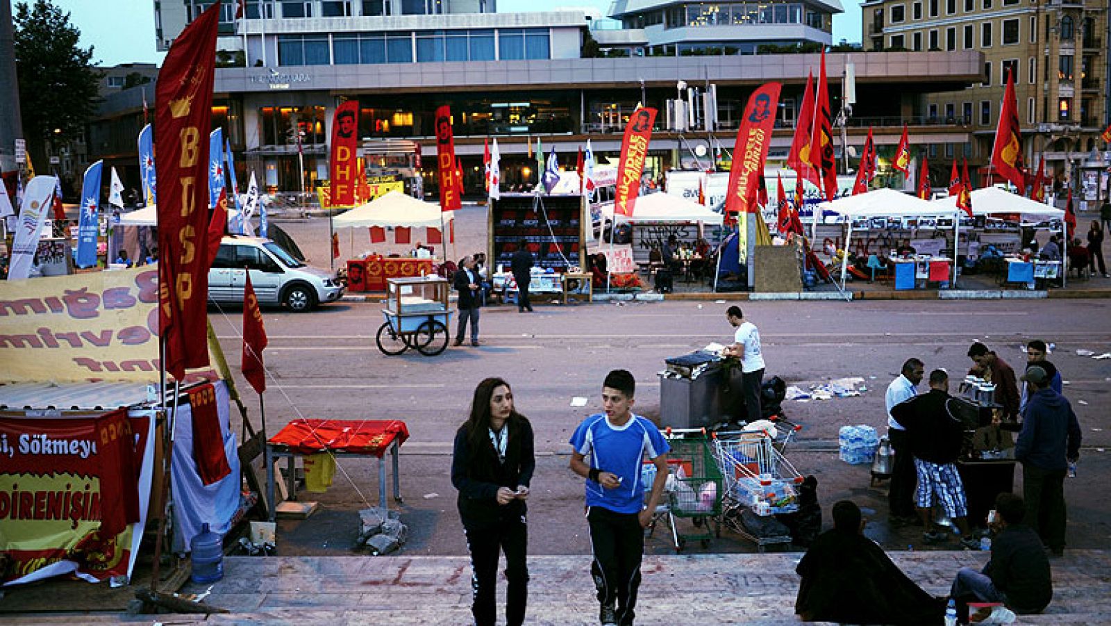 Turquía aguarda el regreso de Erdogan cuando se cumple una semana de las protestas - Informativo 24h | Ver