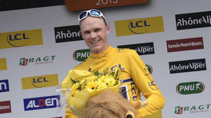 Froome le moja la oreja a Contador