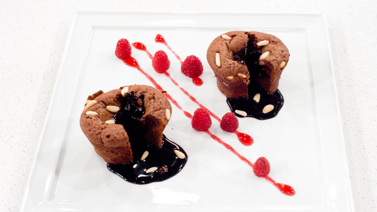  Saber Cocinar - Postres - Coulant de chocolate y piñones