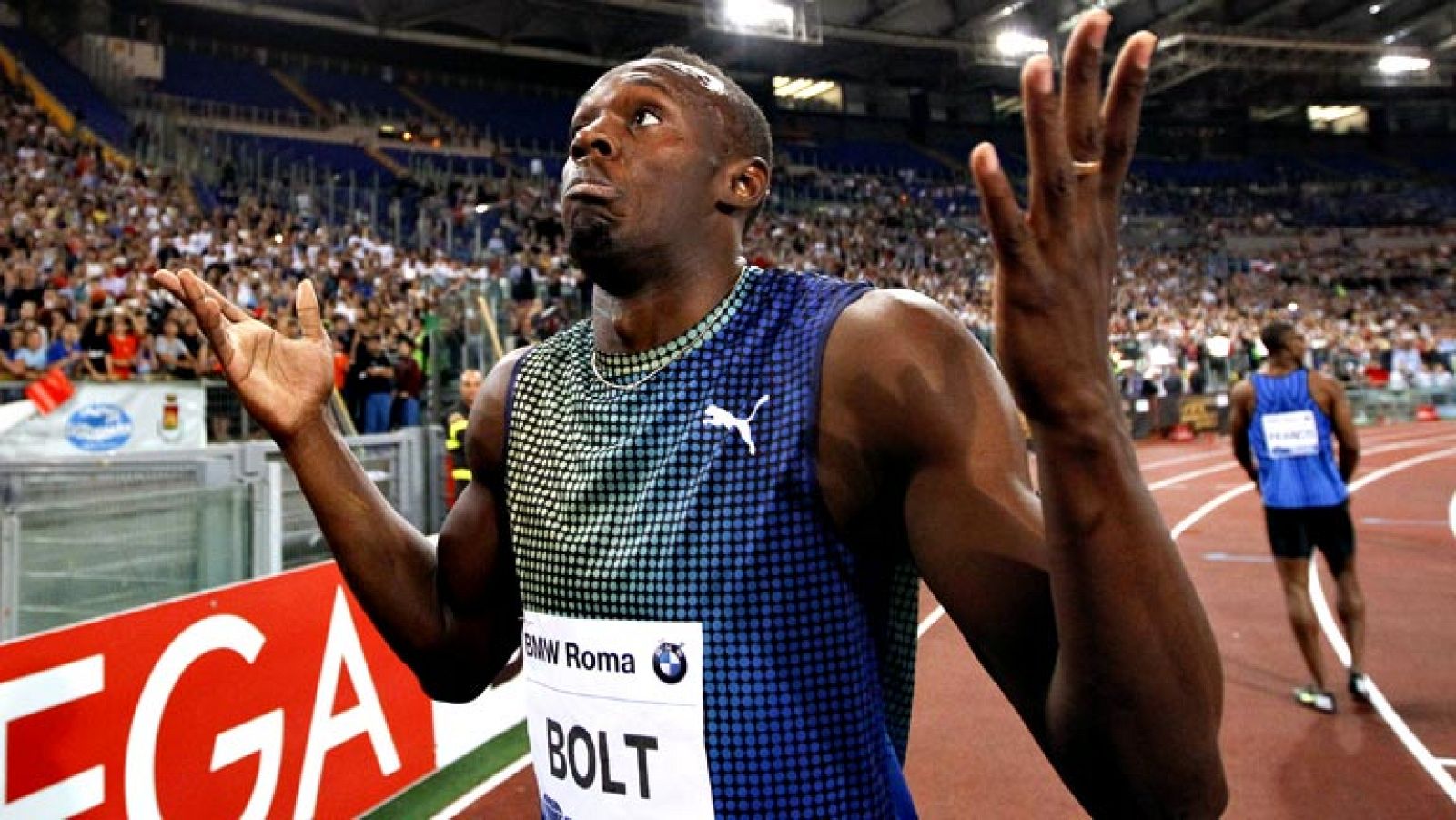 El estadounidense Justin Gatlin se ha impuesto (9.94) al  plusmarquista mundial Usain Bolt (9.95) en los 100 metros de la  Golden Gala de Roma, quinta cita de la Diamond League esta temporada,  a falta de dos meses del Mundial de Moscú. 