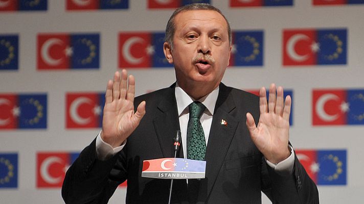 Erdogan no cede pero asegura que no tiene problema en escuchar "peticiones democráticas"