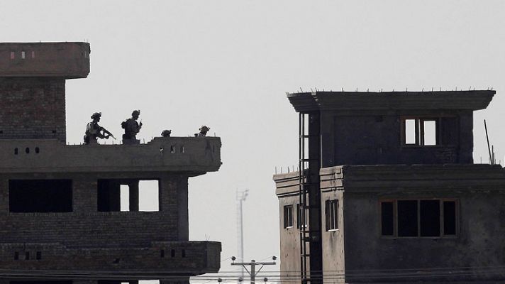 Al menos 7 insurgentes muertos en un asalto suicida a la base militar