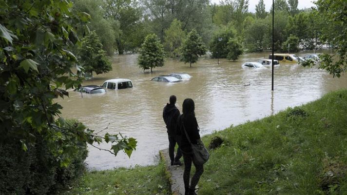 Las fuertes lluvias inundan algunas localidades navarras y 25 personas tienen que ser evacuadas