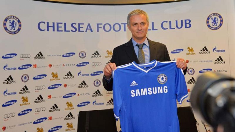 Mourinho ha sido presentado como nuevo entrenador del Chelsea. Se ha definido como  muy feliz de volver a Stamford Bridge.