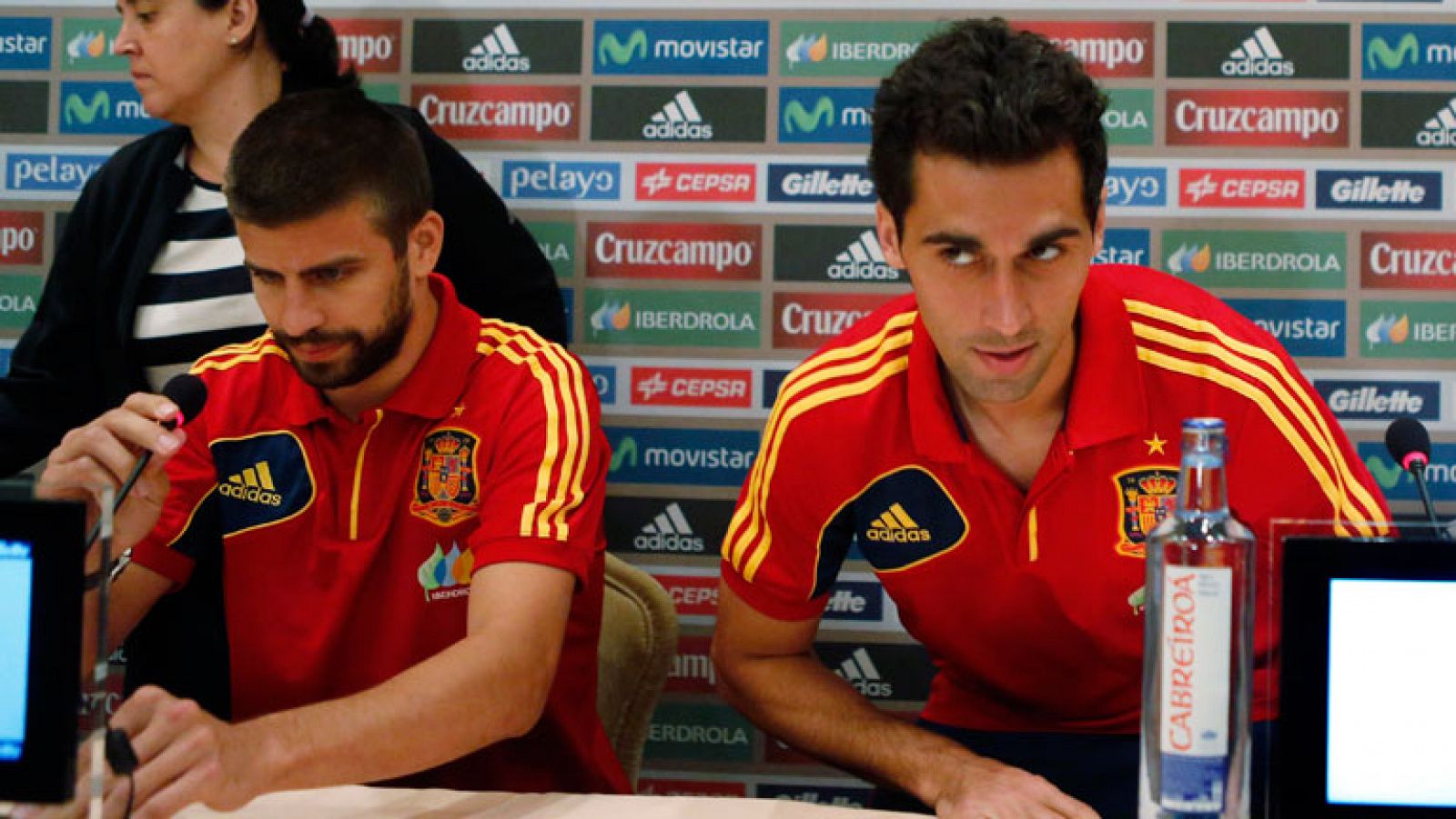 Telediario 1: ¿Casillas y Arbeloa se llevan bien? | RTVE Play