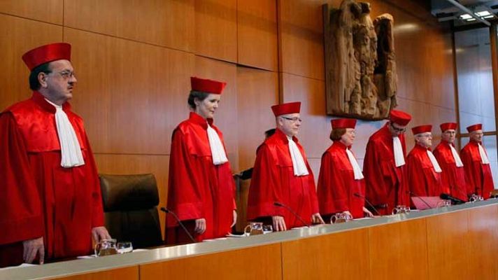 Telediario 1 - El Constitucional alemán evalúa si la compra de bonos del BCE es legal