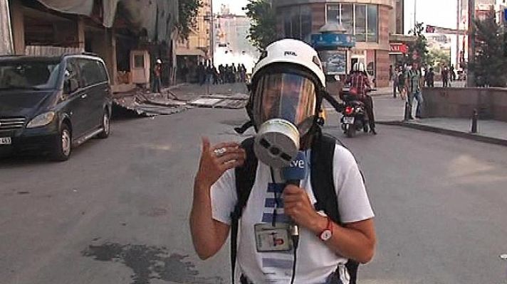 La Policía turca desaloja Taksim