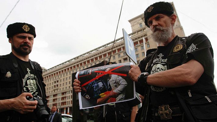 Telediario 1 - Rusia castigará la "propaganda homosexual" y refuerza la persecución de las "ofensas religiosas"