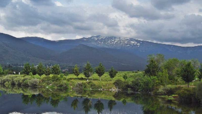 Nuboso en el noroeste de Galicia y poco nuboso en el resto 