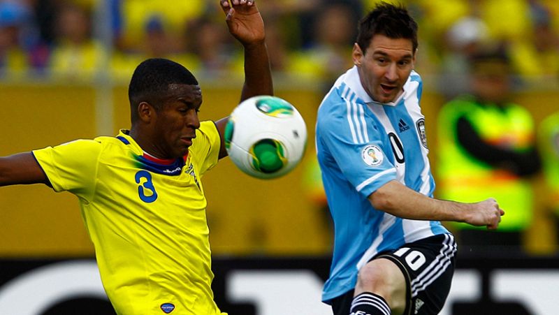 Argentina, líder mientras Colombia mejora sus opciones al Mundial 2014 