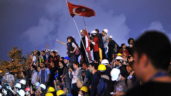 Los manifestantes turcos ni se asustan ni se fían de Erdogan 