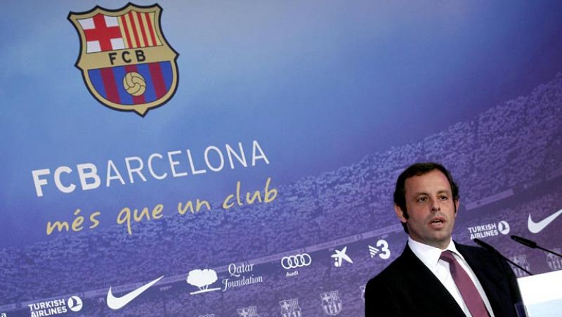 El presidente del FC Barcelona, Sandro Rosell, ha defendido este jueves la "inocencia completa" del jugador Lionel Messi , acusado por la Fiscalía junto a su padre de evasión fiscal por no pagar más de 4 millones de euros en concepto de derechos de i