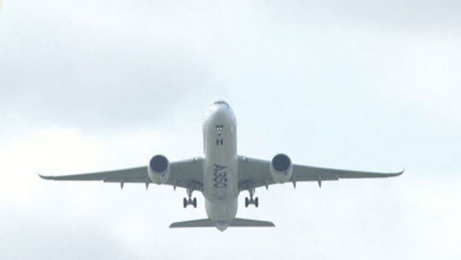 El Airbus A350 lleva a cabo su primer vuelo