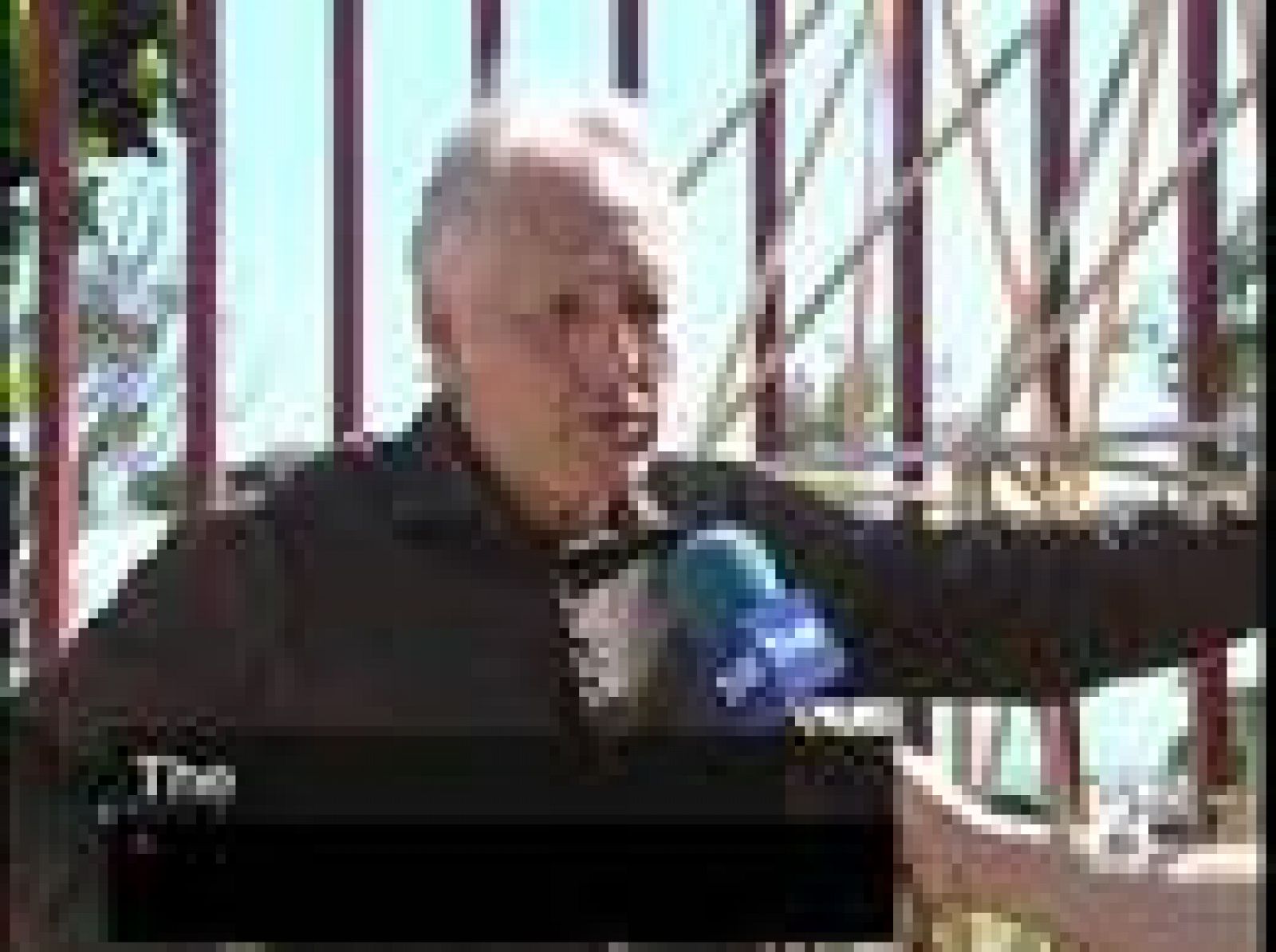 Theo Jansen enseña a construir sus estructuras en España | Ver