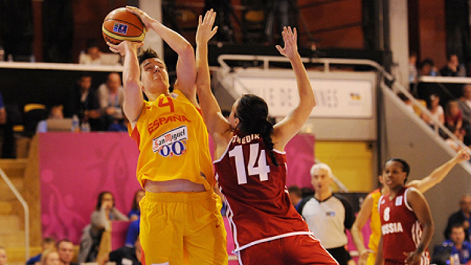 Telediario 1: España empieza con buen pie el Eurobasket femenino | RTVE Play