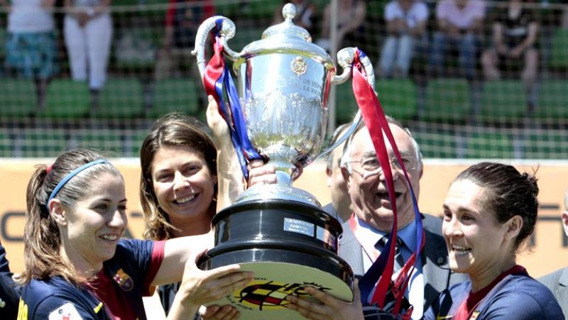 Son las reinas del fútbol. El equipo de fútbol femenino del FC Barcelona se ha proclamado campeón de la Copa. Y lo ha hecho a lo grande, dominando todo el partido de principio a fin.