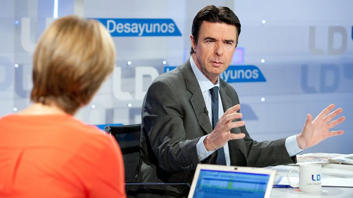 Los desayunos - Soria afirma que sin la reforma eléctrica, el déficit tarifario alcanzaría 50.000 millones en menos de tres años