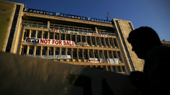 Telediario 1 - El Consejo de Estado griego ordena restablecer la señal de la radiotelevisión pública