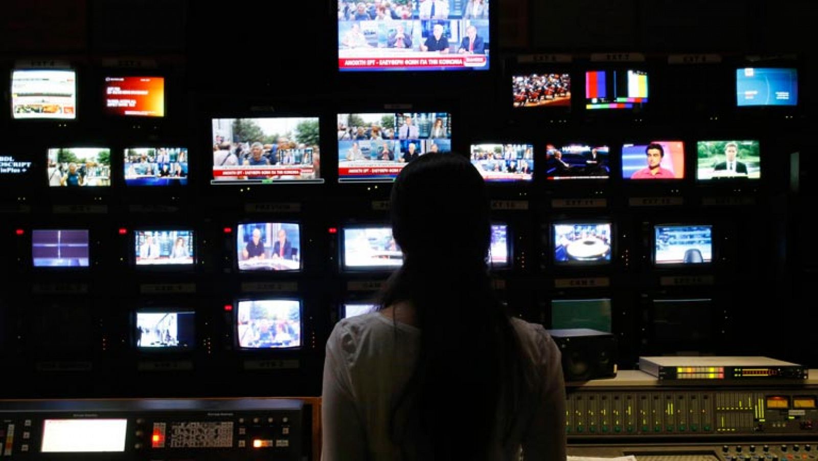 Informativo 24h: El Consejo de Estado de Grecia ordena restablecer la señal de la cadena pública | RTVE Play