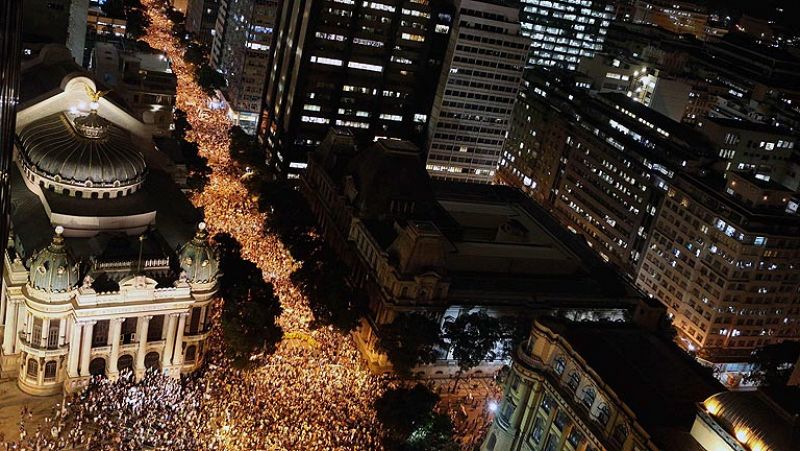 Miles de manifestantes protagonizan las mayores protestas de los últimos 20 años en Brasil