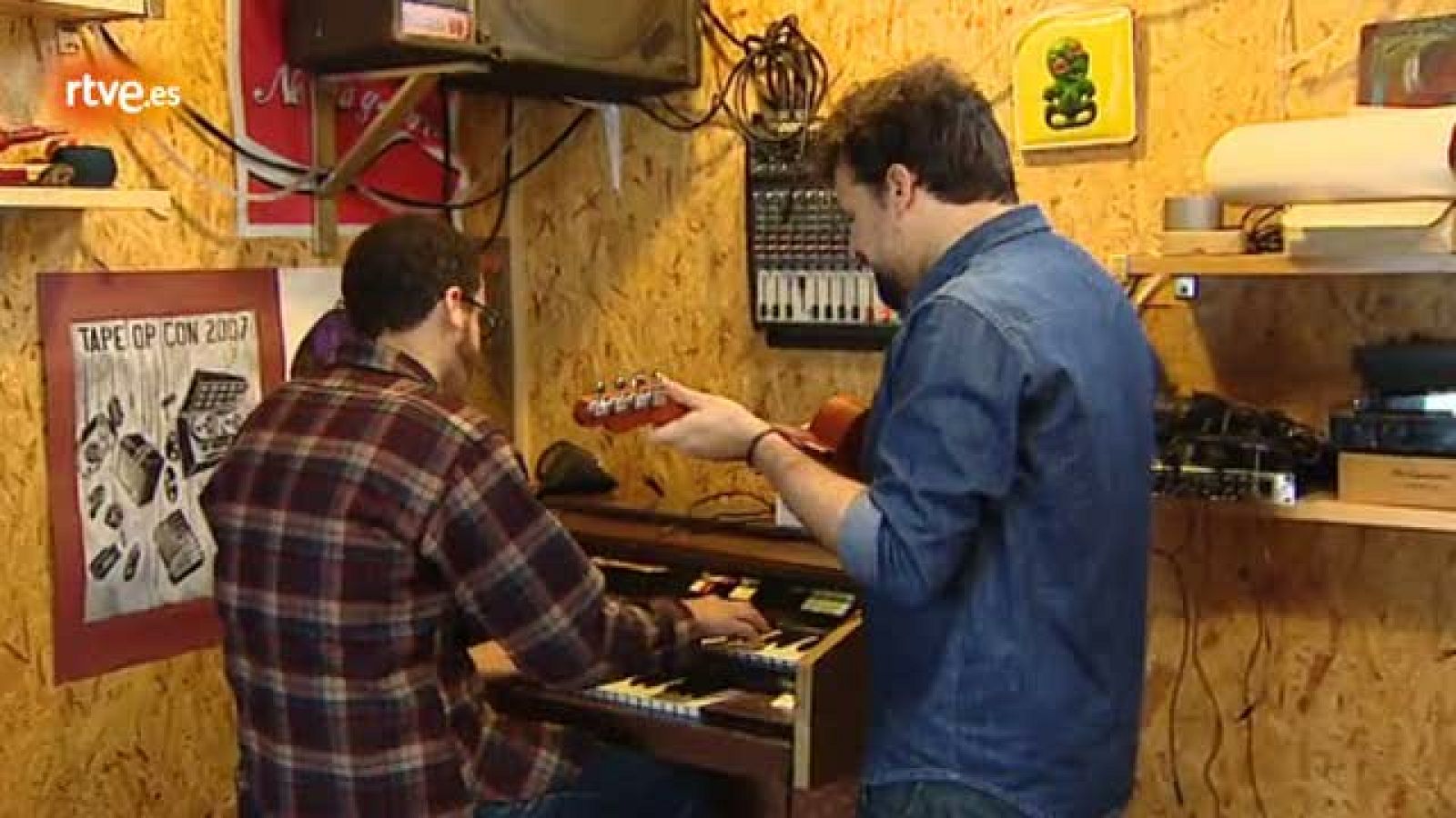 Música solidaria española en las favelas de Río de Janeiro | Ver