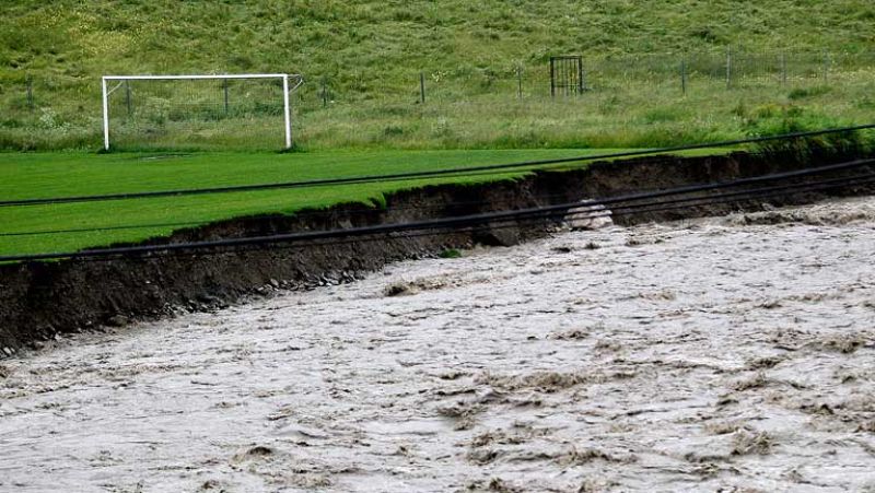 Lluvias localmente fuertes o persistentes en Cantábrico y Pirineos