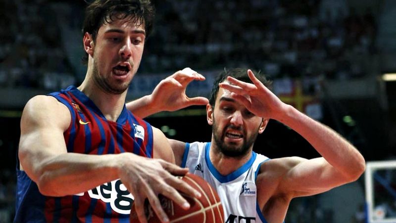 El Real Madrid ganó (79-71) hoy al Barcelona Regal en el quinto y definitivo partido de la final de la Liga Endesa de baloncesto y se ha adjudicado el título de Liga, que es el trigésimo primero de la entidad.