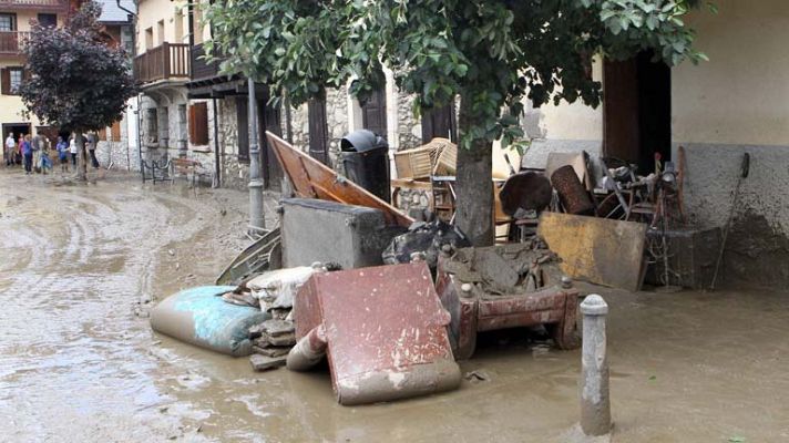 Telediario 1 - De nuevo, chubascos y tormentas