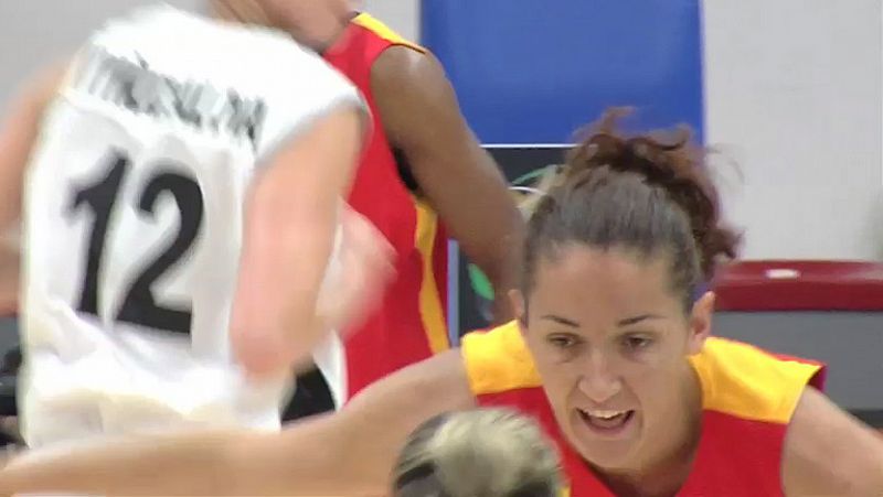 La selección femenina de baloncesto ha logrado una clara victoria sobre Eslovaquía por 44-80 en el primer partido de la segunda fase del Eurobasket 2013 y ha conseguido el pase a cuartos de final.