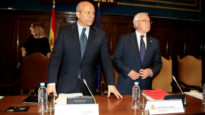 Telediario 1 - Wert no variará la nota de las becas