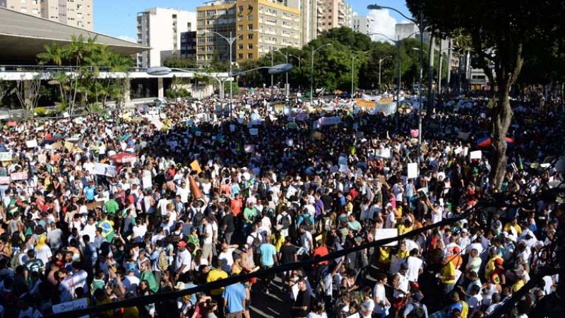 Sao Paulo y Río de Janeiro ceden a la presión de los manifestantes y bajan el precio del transporte