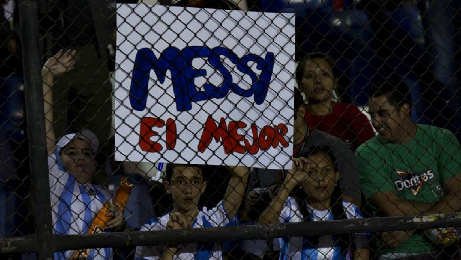 Telediario 1: En Argentina no ven a Messi como un defraudador | RTVE Play