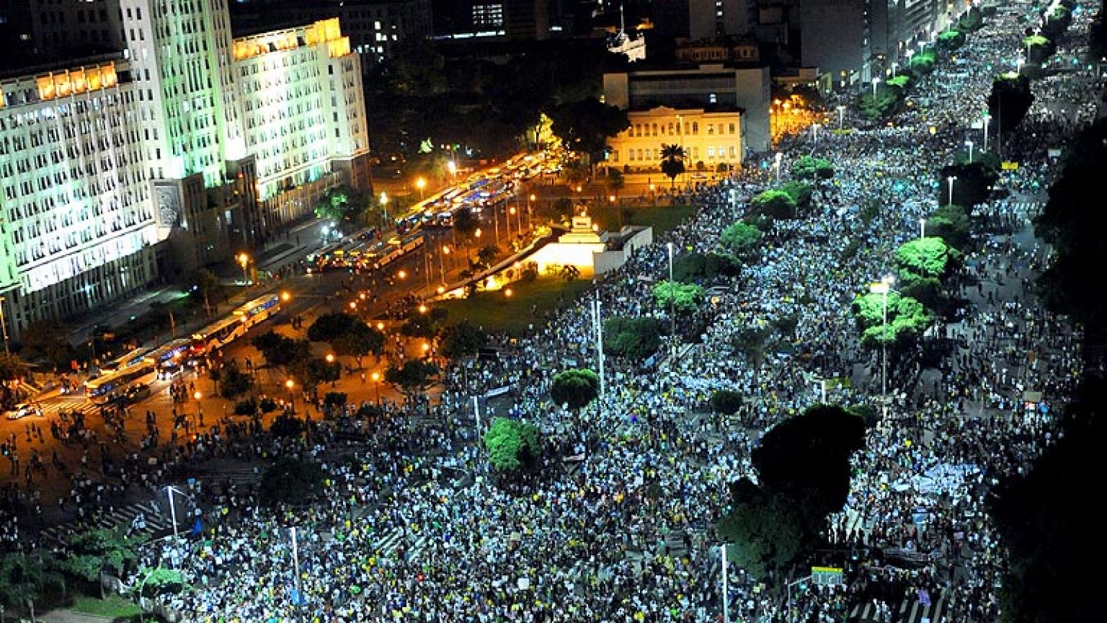 Telediario 1: Un muerto en protestas de Brasil | RTVE Play