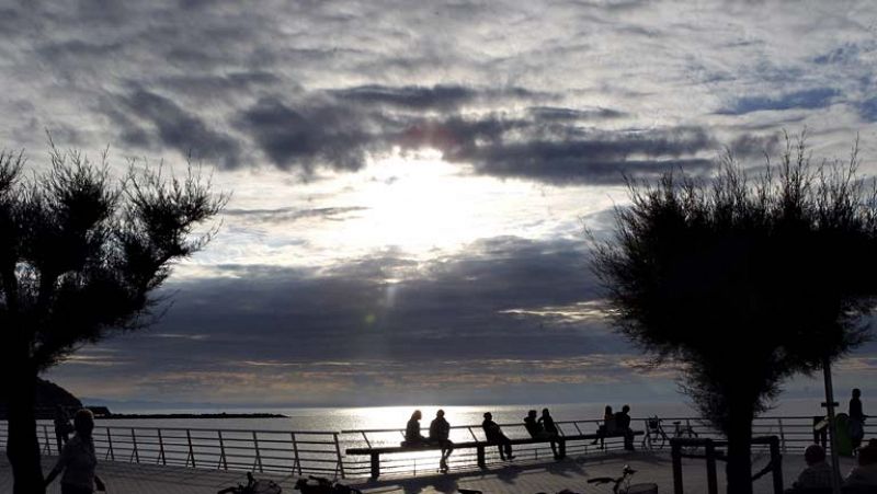 Nuboso en Galicia y Cantábrico, y viento fuerte en Canarias