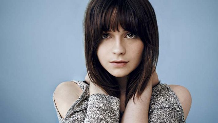 Telediario 1 - Cantautora Gabrielle Aplin