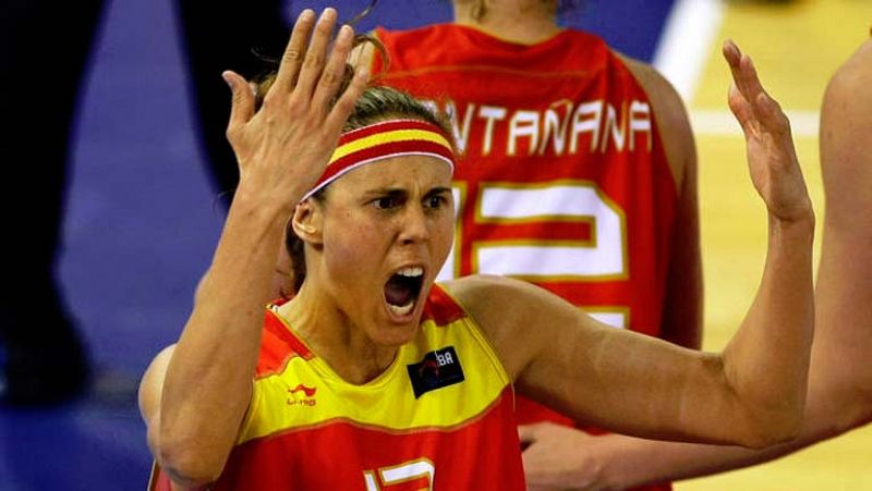 Es un día muy especial, inolvidable, en la vida de la mejor jugadora española de baloncesto. Amaya Valdemoro ha roto todos los moldes, nadie en el baloncesto español, ni mujer ni hombre, ha vestido tantas veces como ella la camiseta de la selección e