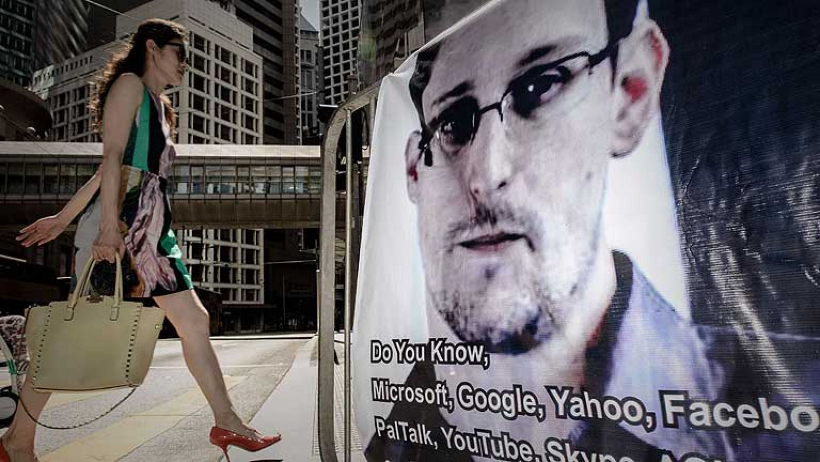 Telediario 1: Snowden rumbo a Moscú | RTVE Play