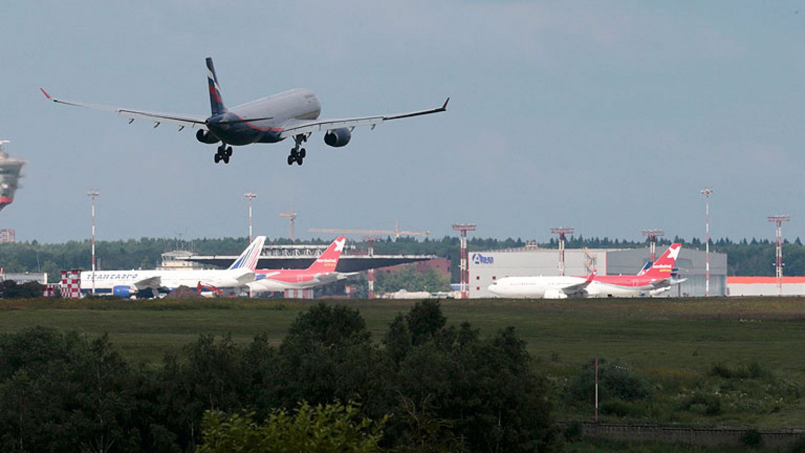 Sin programa: El avión de Snowden aterriza en el aeropuerto de Moscú | RTVE Play