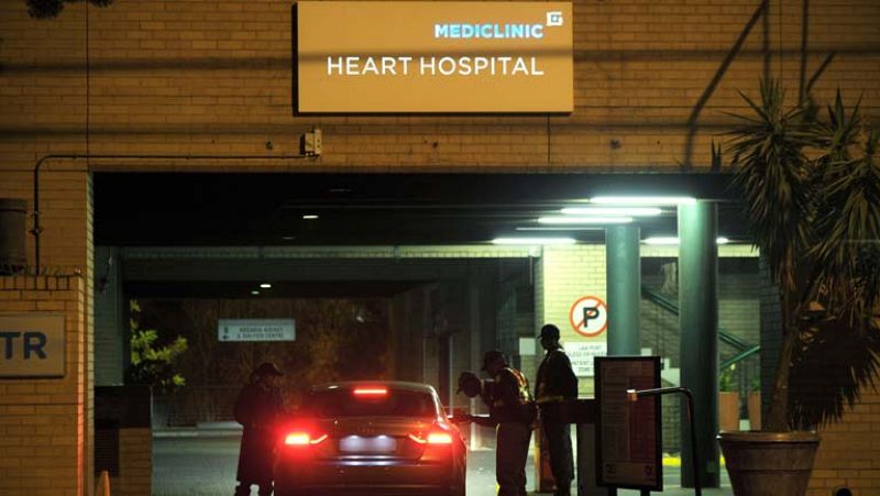 Nelson Mandela se encuentra en estado crítico 