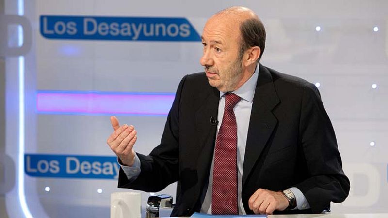 Rubalcaba defiende que es bueno para España el acuerdo entre PSOE y Gobierno