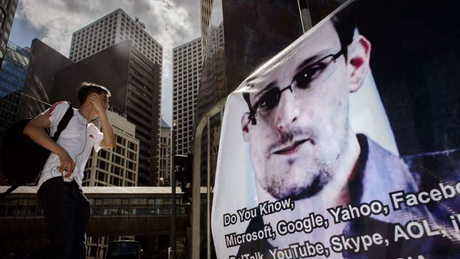 Telediario 1: Snowden, en paradero desconocido | RTVE Play