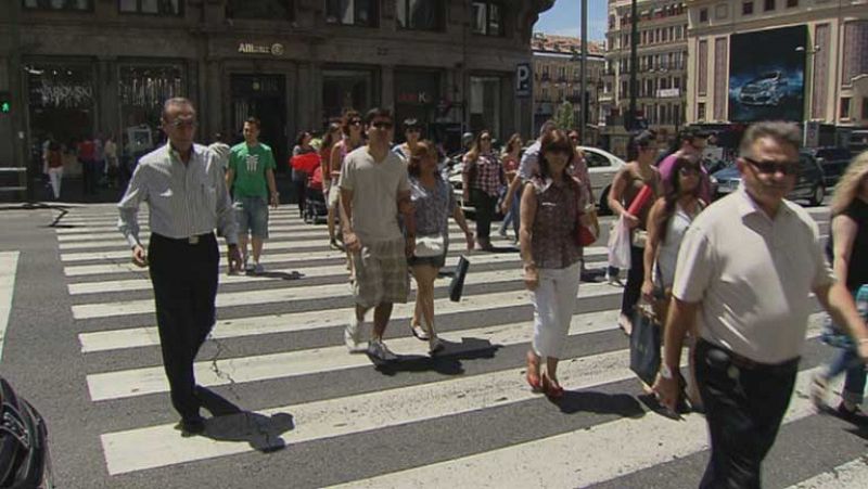 La población española disminuye por primera vez desde 1971 