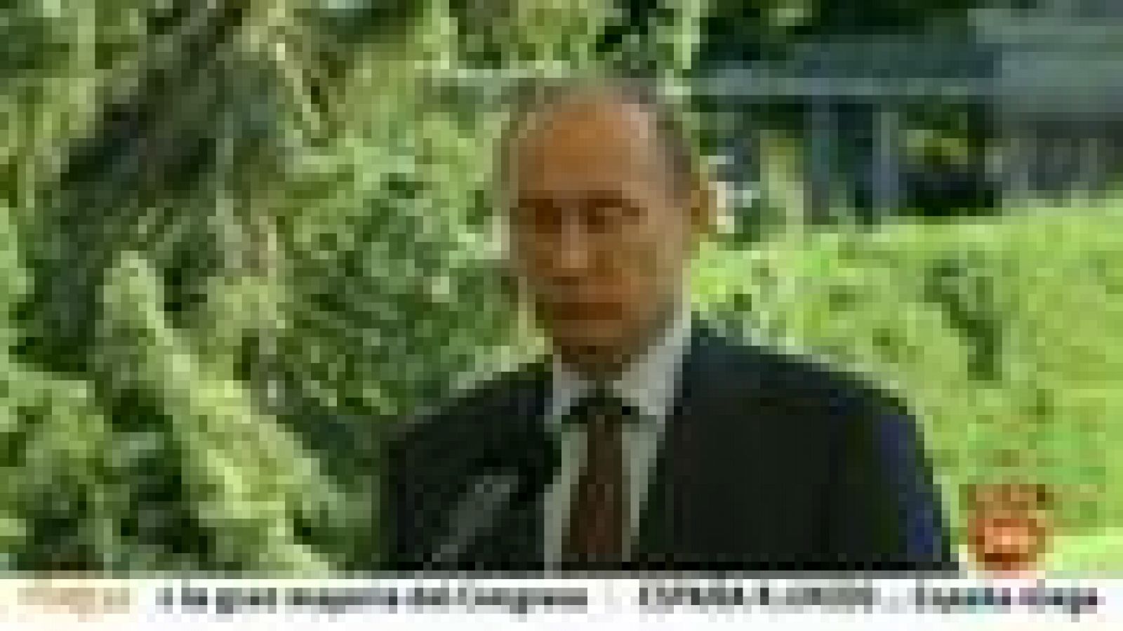 El extécnico de la CIA, Eduard Snouden cumple su tercer día en la zona de tránsito del aeropuerto en Moscú, que abandonará cuando él lo decida. Así lo ha asegurado el el presidente  Putin, que se opone a  su extradicióon a Estados Unidos. El caso en