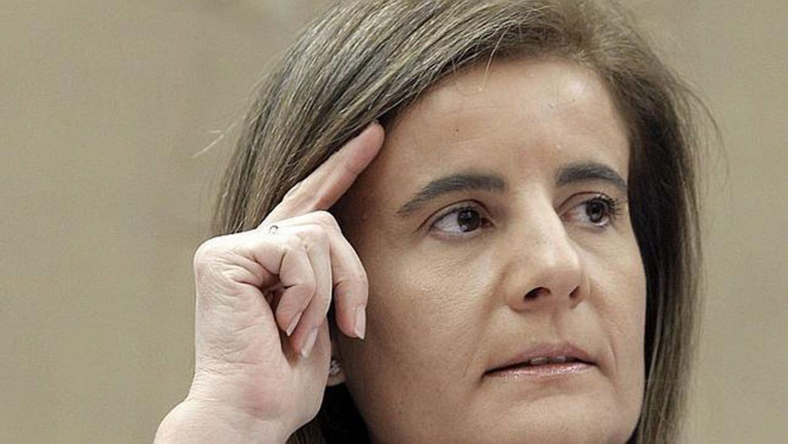 Bañez desmiente que vaya a quitarse la prestación a los parados cuando cumplan 61 años