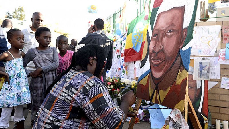 Expectación en Sudáfrica por el estado crítico de Mandela