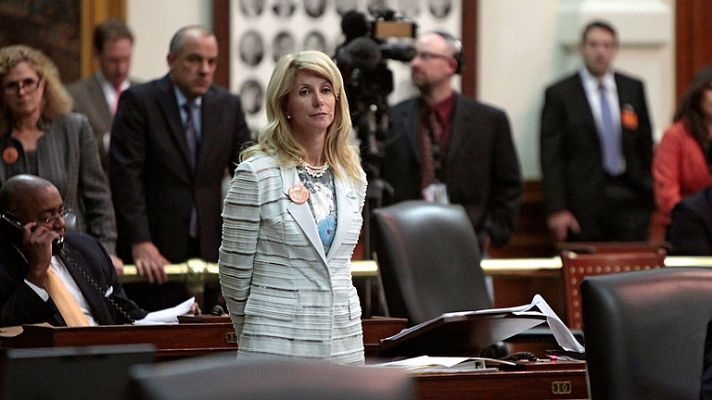 Informativo 24h - La senadora demócrata Wendy Davids detenien una votación contra el aborto con obsturccionismo político