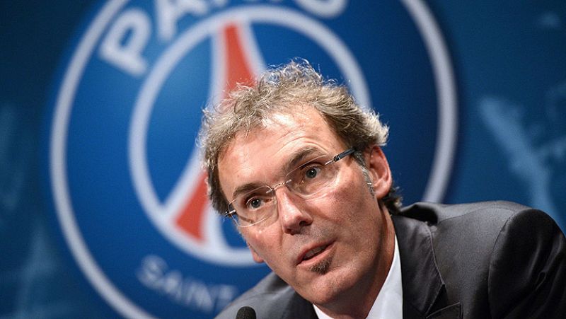 El entrenador francés Laurent Blanc ha sido presentado por el PSG, donde ocupará el puesto que ha dejado libre el nuevo técnico del Real Madrid, Carlo Ancelotti.