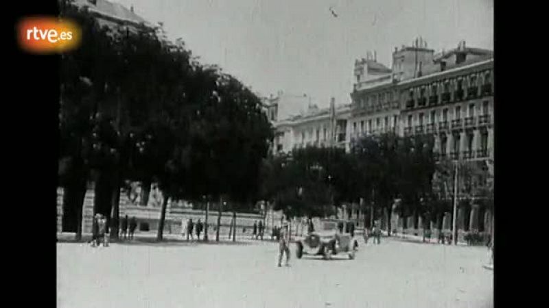 Sombreros y tocados en 1920 y en 2012